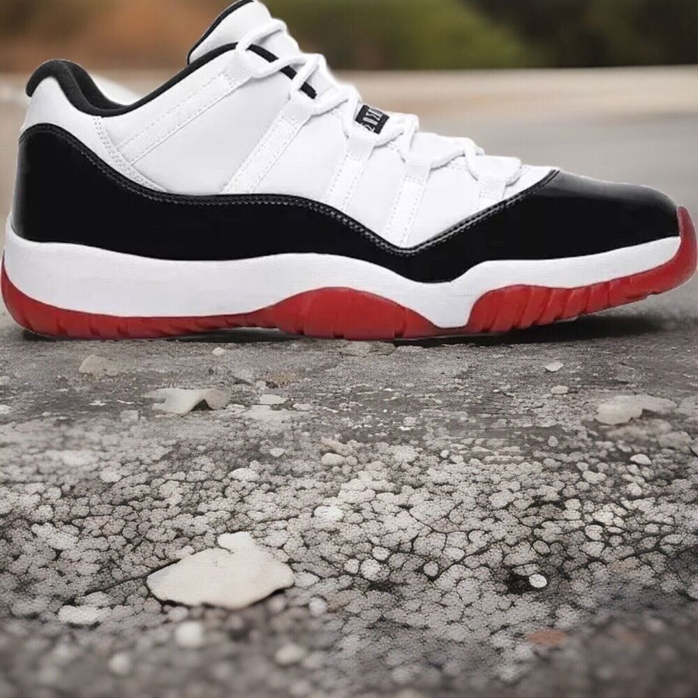 Nike Air Jordan 11 Retro Low Concord-Bred size‎ 13 AV2187-160 OG XI